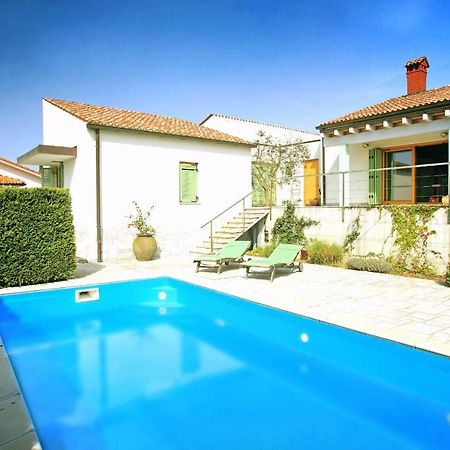 Spacious Villa In Parecag With A Swimming Pool Sečovlje Zewnętrze zdjęcie