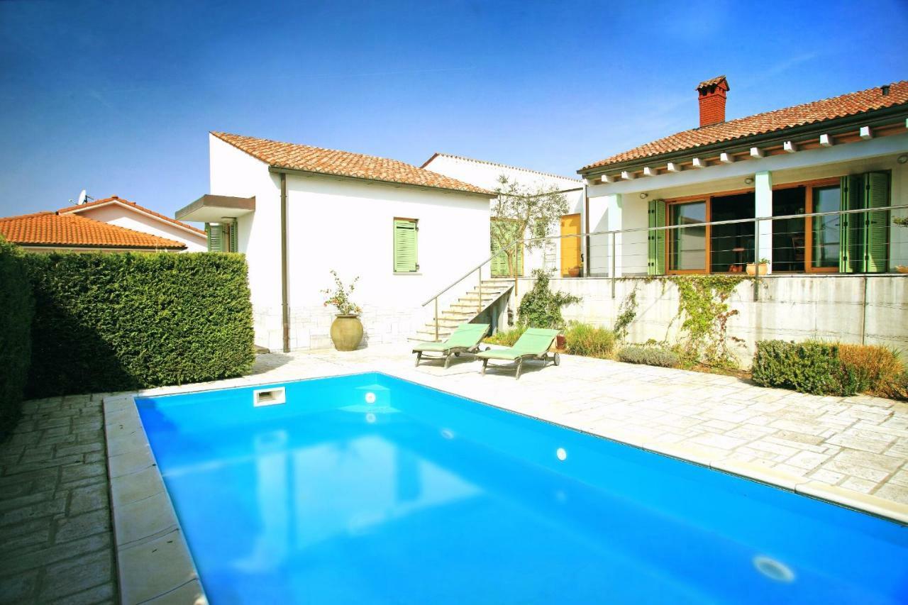 Spacious Villa In Parecag With A Swimming Pool Sečovlje Zewnętrze zdjęcie