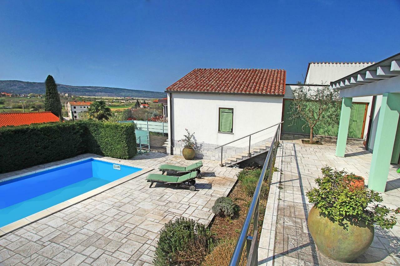 Spacious Villa In Parecag With A Swimming Pool Sečovlje Zewnętrze zdjęcie